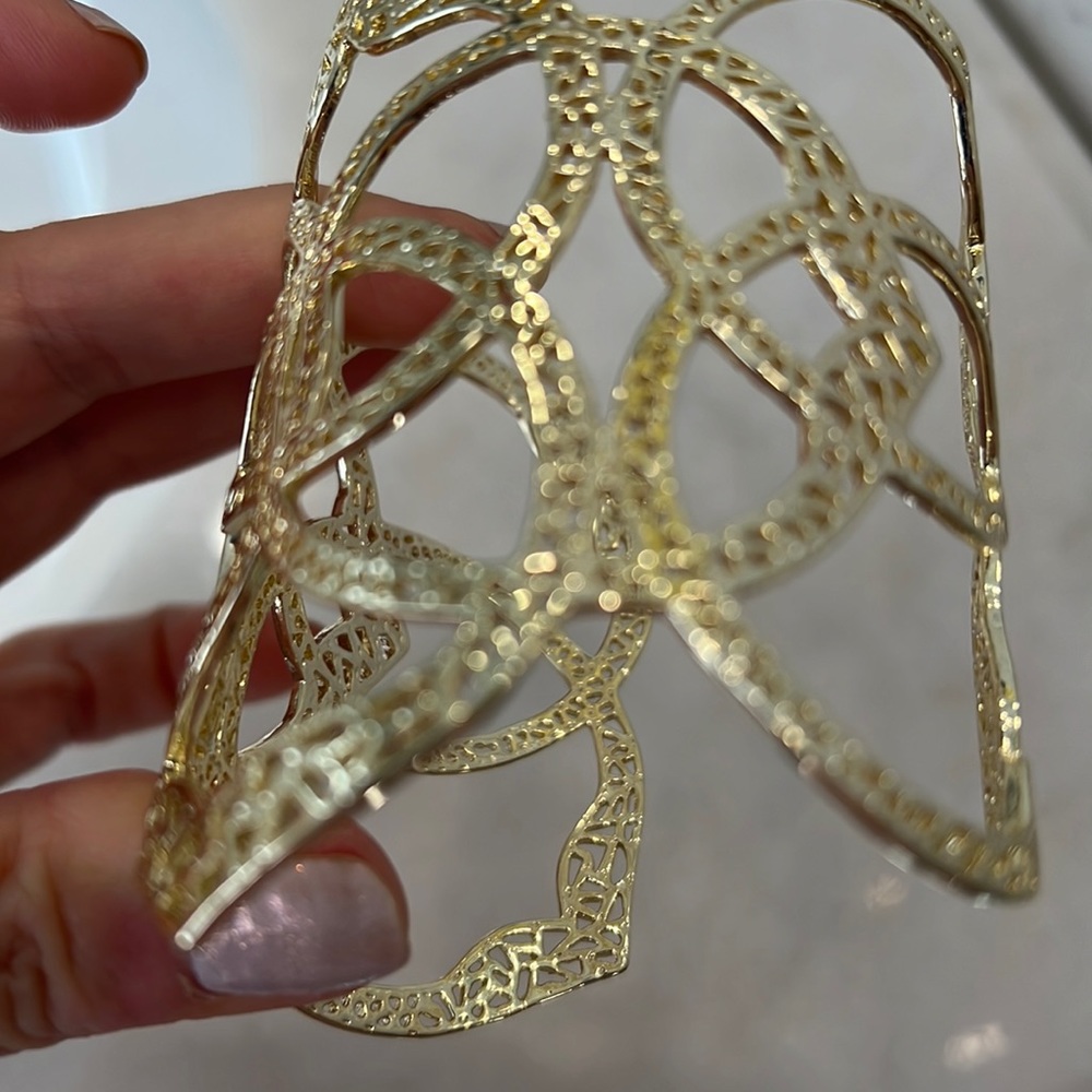 Stunning Kendra Scott cuff bracelet in gold